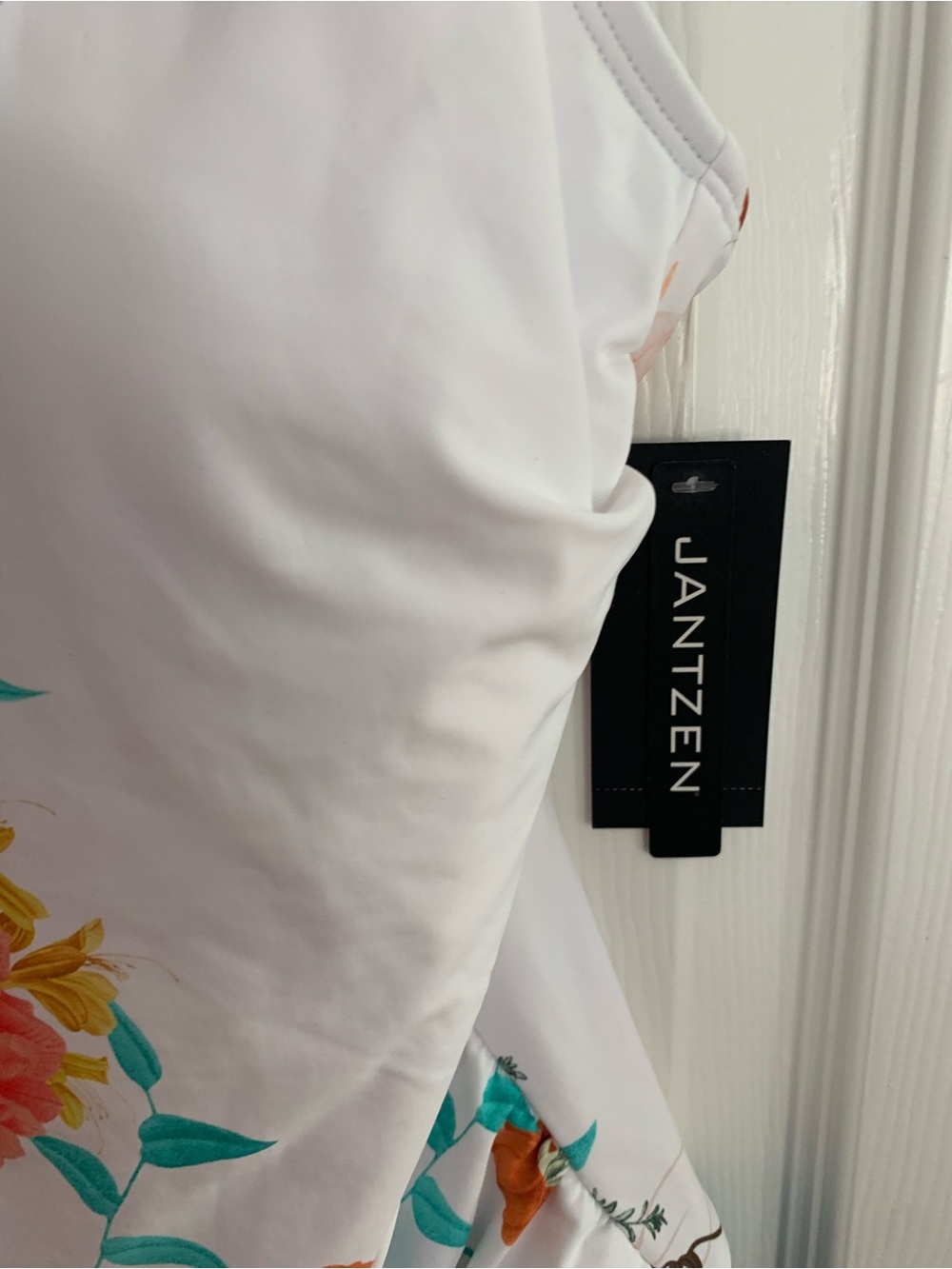 NWT Jantzen Swimsuit: 1-Piece White/Teal Multicolor Floral Top, Ruched Center 12 - Picture 4 of 15
